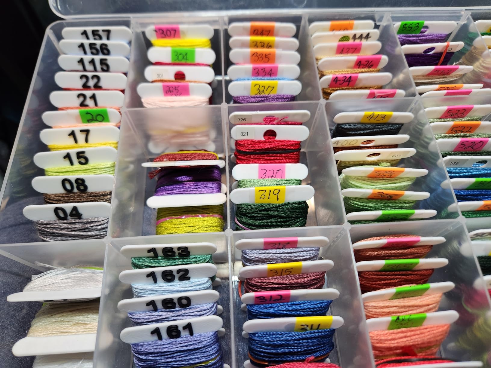 ArtBin Floss Finder Box, Embroidery Floss Organizer, Clear customer photo 2