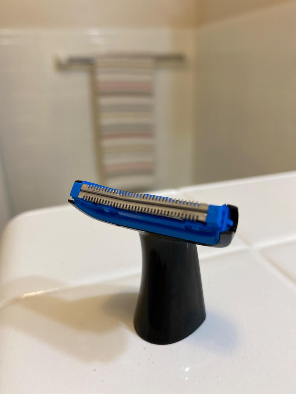 Philips Norelco Bodygroom Series 1100, BG1026/60, Showerproof Body Hair Trimmer and Groomer for Men customer photo 1