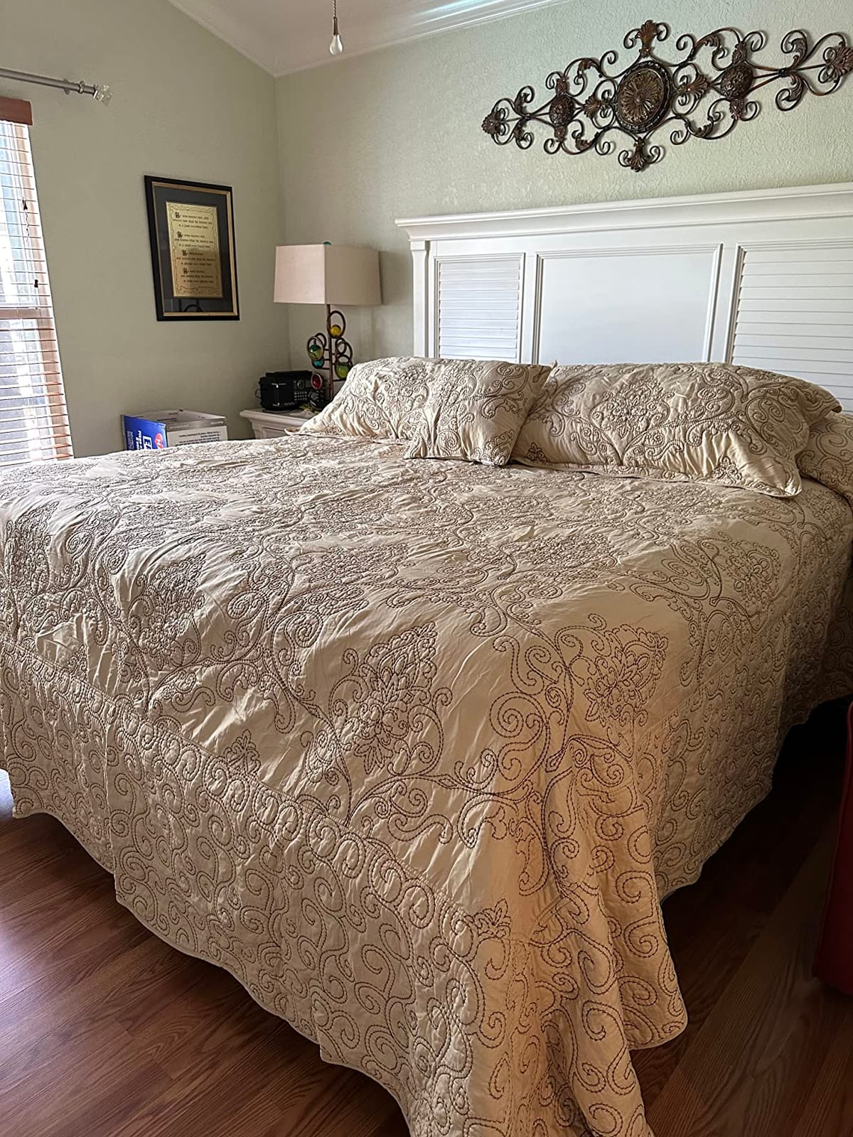 Home Soft Things Damask 4 Piece Bedspread Set, Scalloped Edge Reversible Coverlet Comforter Prewashed Bedding Set, Matelasse Embossed Floral Solid Pattern,Lavender Fog Oversize Queen(110
