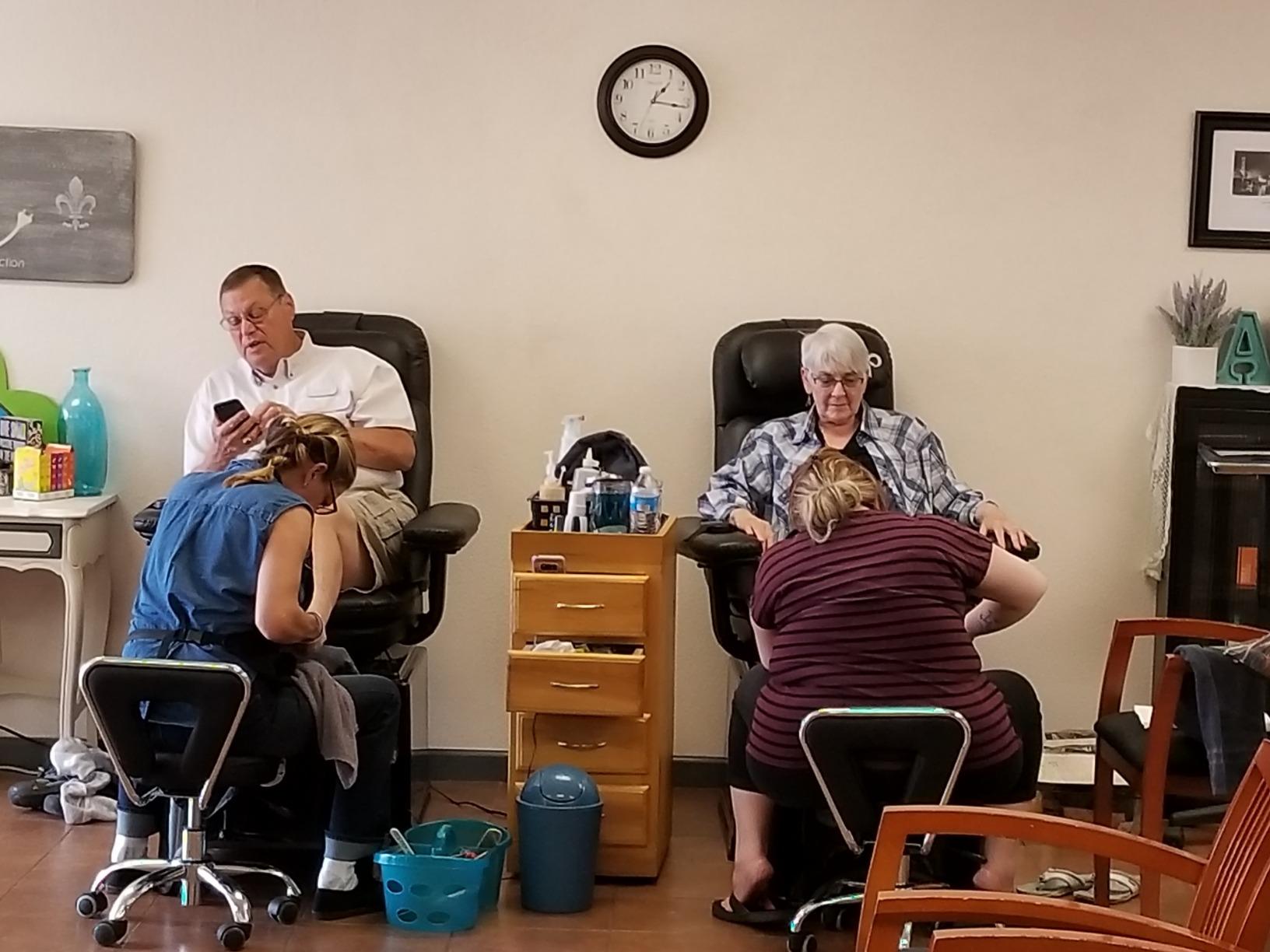 Pibbs PS92 No Plumbing Pedicure Spa Chair with Footsie Bath customer photo 2