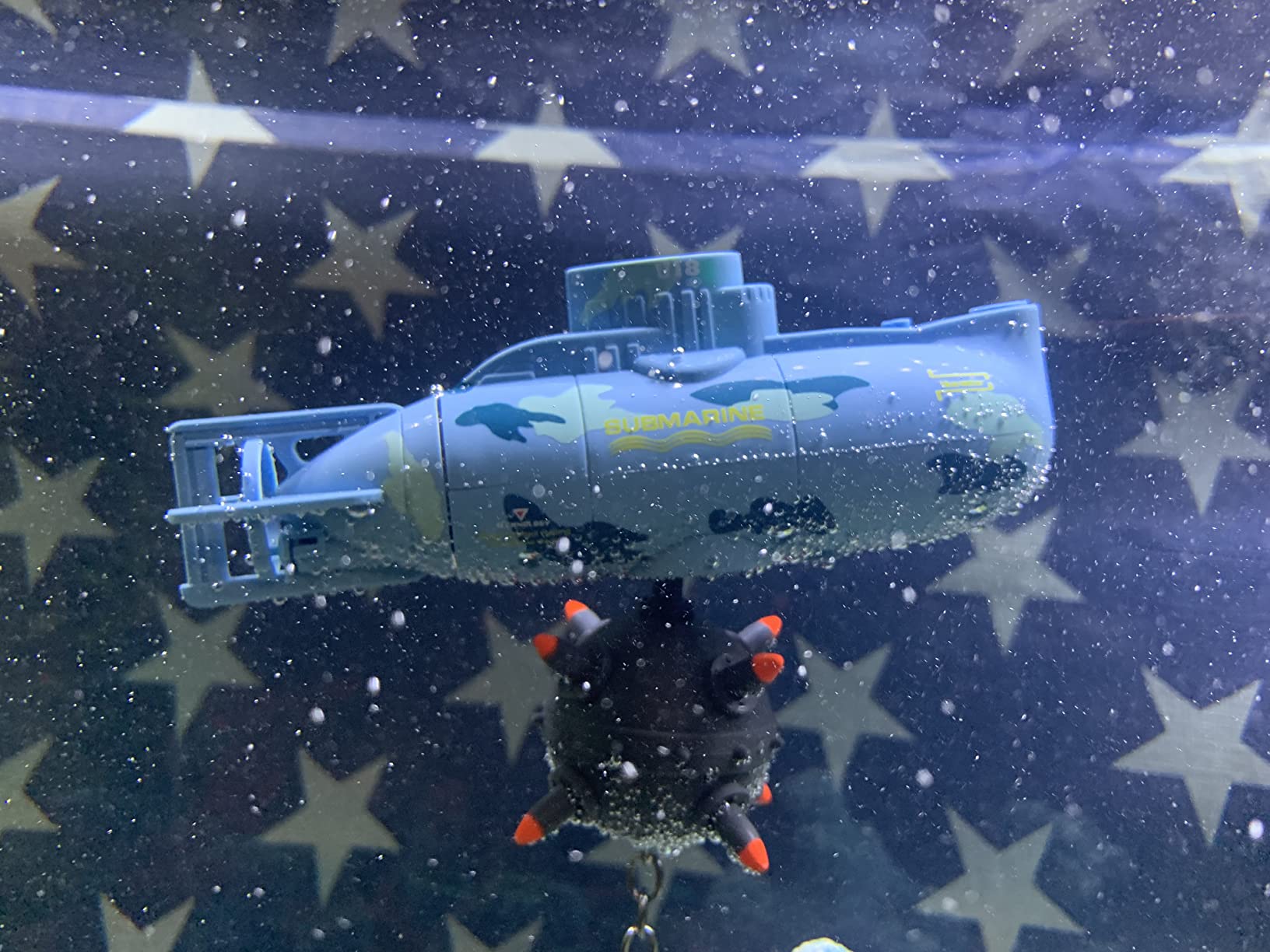 Tipmant Mini RC Submarine Toy Remote Control Boat Underwater Electric Diving Water Fish Tank Kids Birthday Gift (Yellow) customer photo 1