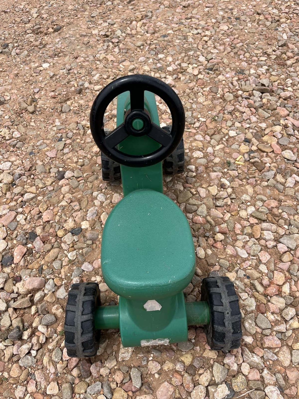 John Deere Ride On Toys Sit 'N Scoot Activity Tractor for Kids Ages 18 Months and Up, Green customer photo 2