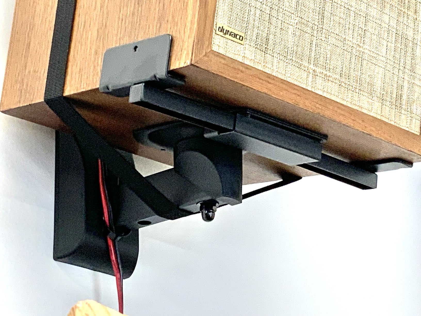 WALI Surround Sound Speaker Wall Mount with Adjustable Swivel Tilt Angle customer photo 1