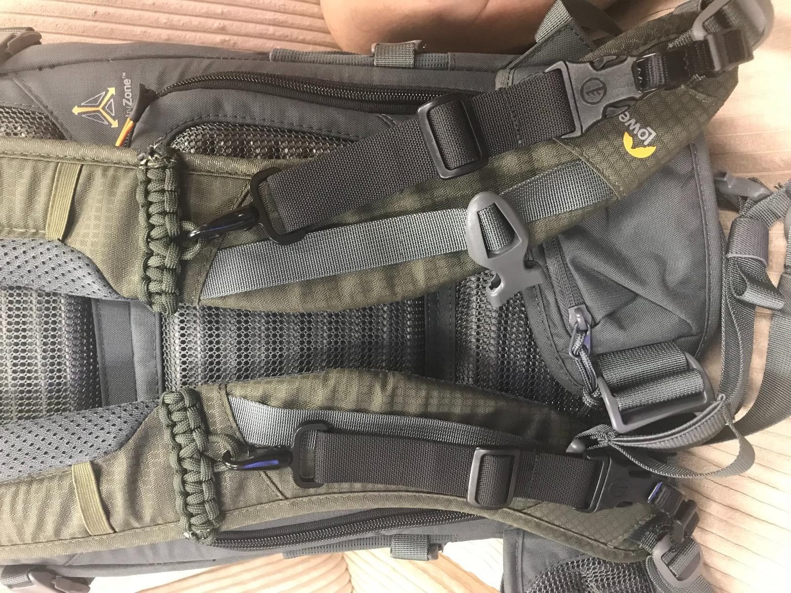 Lowepro LP37014-PWW, Flipside Trek BP 250 AW Backpack for Camera with ActiveZone Suspension System, Tablet Compartment, Grey/Dark Green customer photo 1
