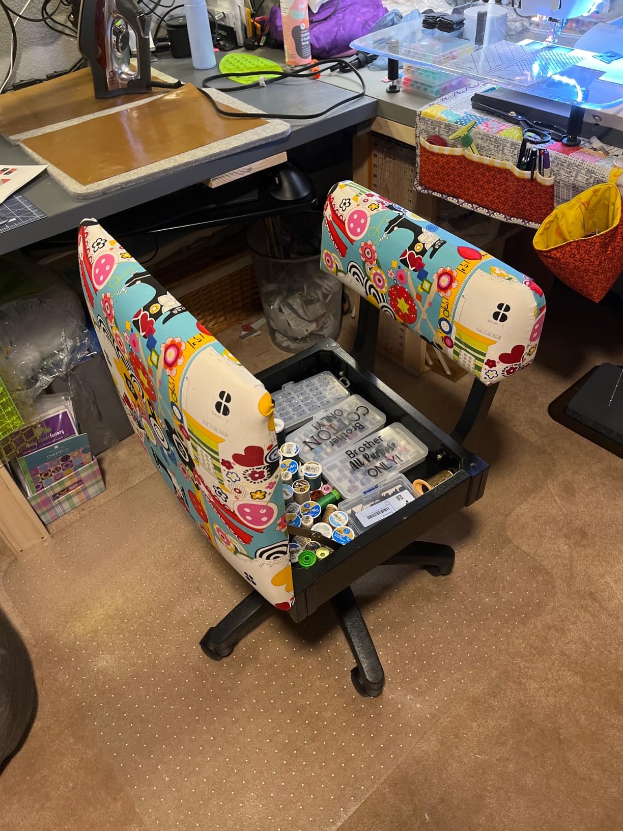 Arrow Sewing H7013B Adjustable Height Hydraulic Sewing and Craft Chair with Under Seat Storage and Printed Fabric, Sewing Notions Print customer photo 1
