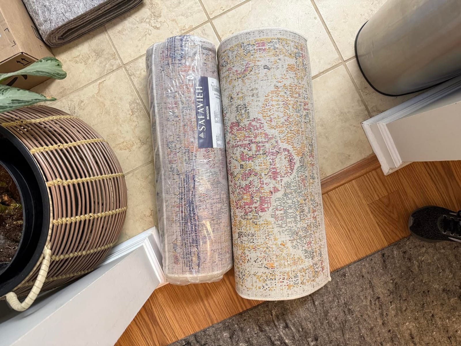SAFAVIEH Area Rug 8x10 - Madison Collection - Large - Cream & Multi, Boho Chic Distressed Design, Non-Shedding & Easy Cleaning, Ideal for Living Room, Bedroom, Office, Dining Space (MAD611B) customer photo 2