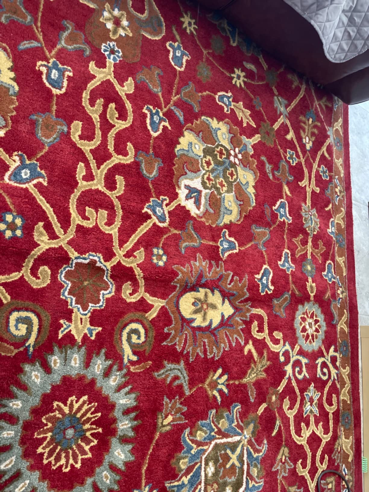 SAFAVIEH Area Rug 8x10 - Heritage Collection - Large - Red, Handmade Wool, Traditional Oriental Design, Ideal for Living Room, Bedroom, Office, Dining Space (HG655A) customer photo 2