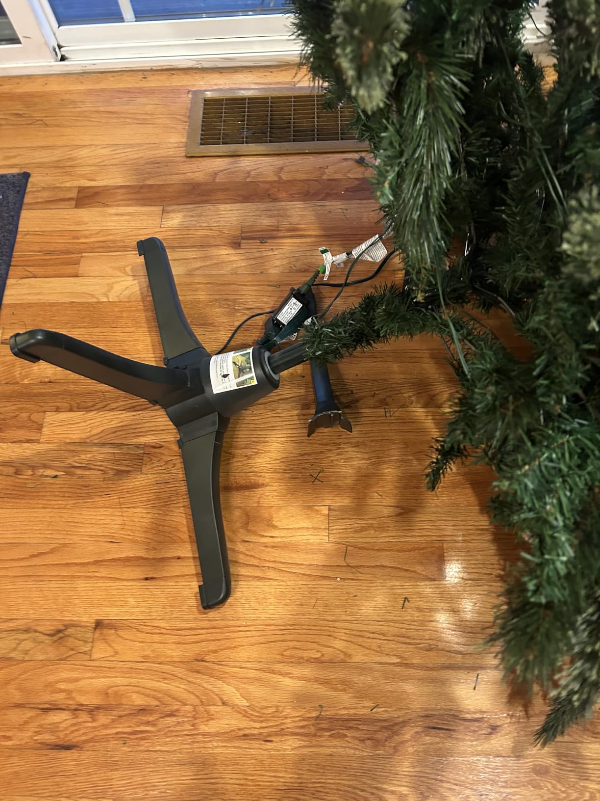 Puleo International Rotating Tree Stand for Artificial Christmas Tree customer photo 2