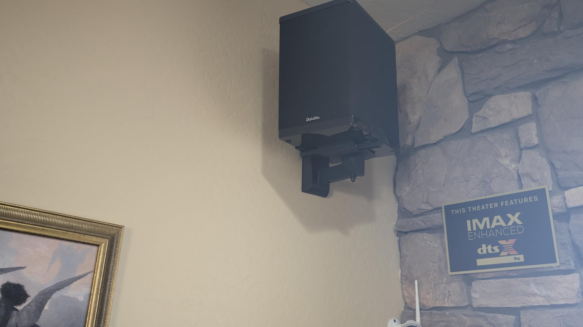 Mount-It! Bookshelf Speaker Wall Mount, Pair of Universal Side Clamping Speaker Shelf Wall Mounting Brackets for Large or Small Speakers, 2 Full Motion Mounts, 55 Lbs Capacity, Black (MI-SB37) customer photo 1