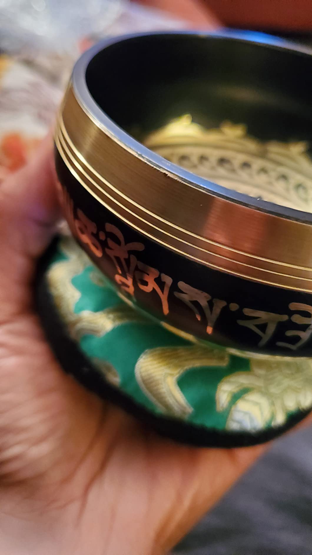 Silent Mind Tibetan Singing Bowl Set – Easy to Play & Beginner Friendly Meditation Bowl with Cushion & Mallet | Stress Relief & Mindfulness | Gift-Ready customer photo 1