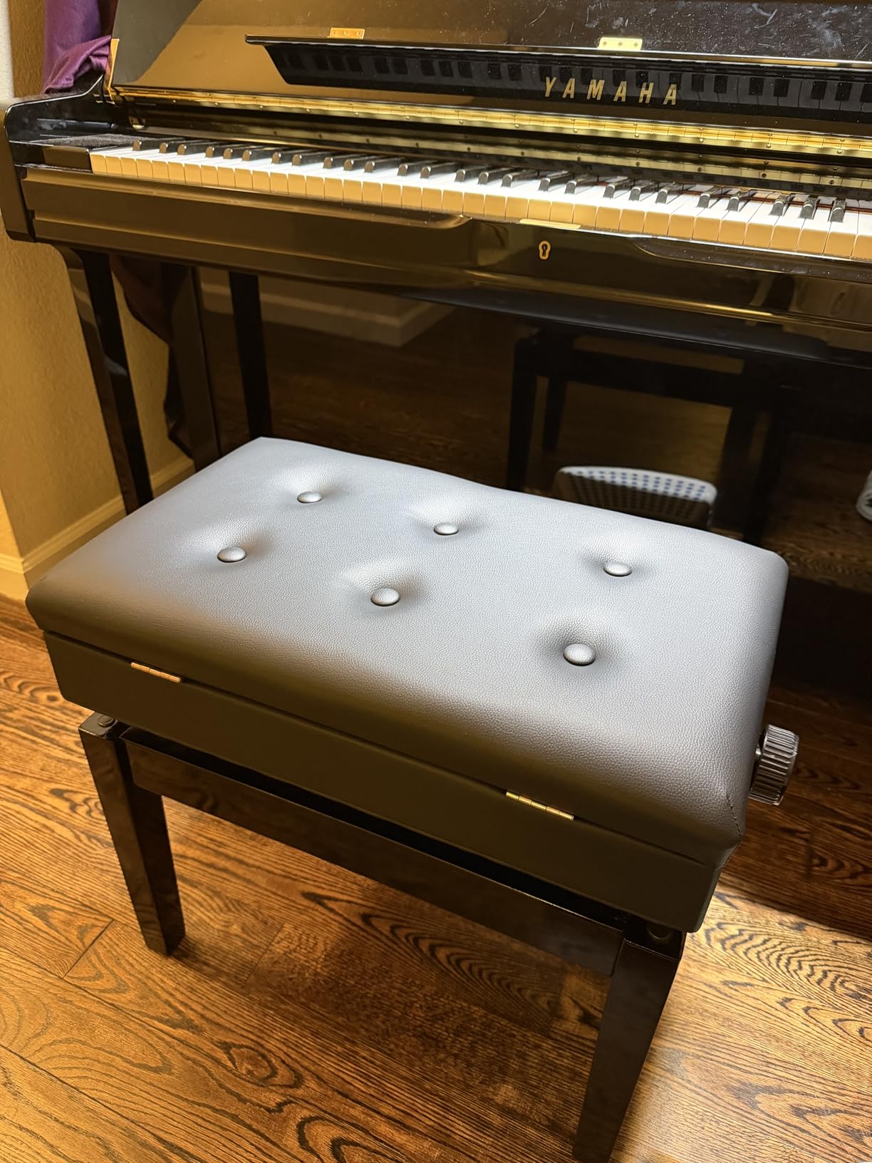 SONGMICS Adjustable Piano Bench with Padded Cushion and Storage Compartment customer photo 1