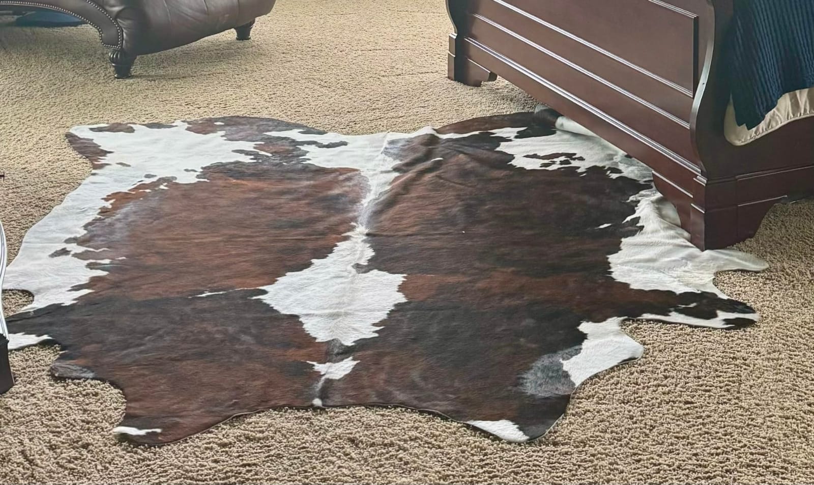 ecowhides 100% Genuine Brazilian Cowhide Rug, Black and White, One-of-a-Kind Real Hide, Luxury Cowskin Leather Area Rug, Natural Home Decor, 7 x 6 Feet customer photo 1