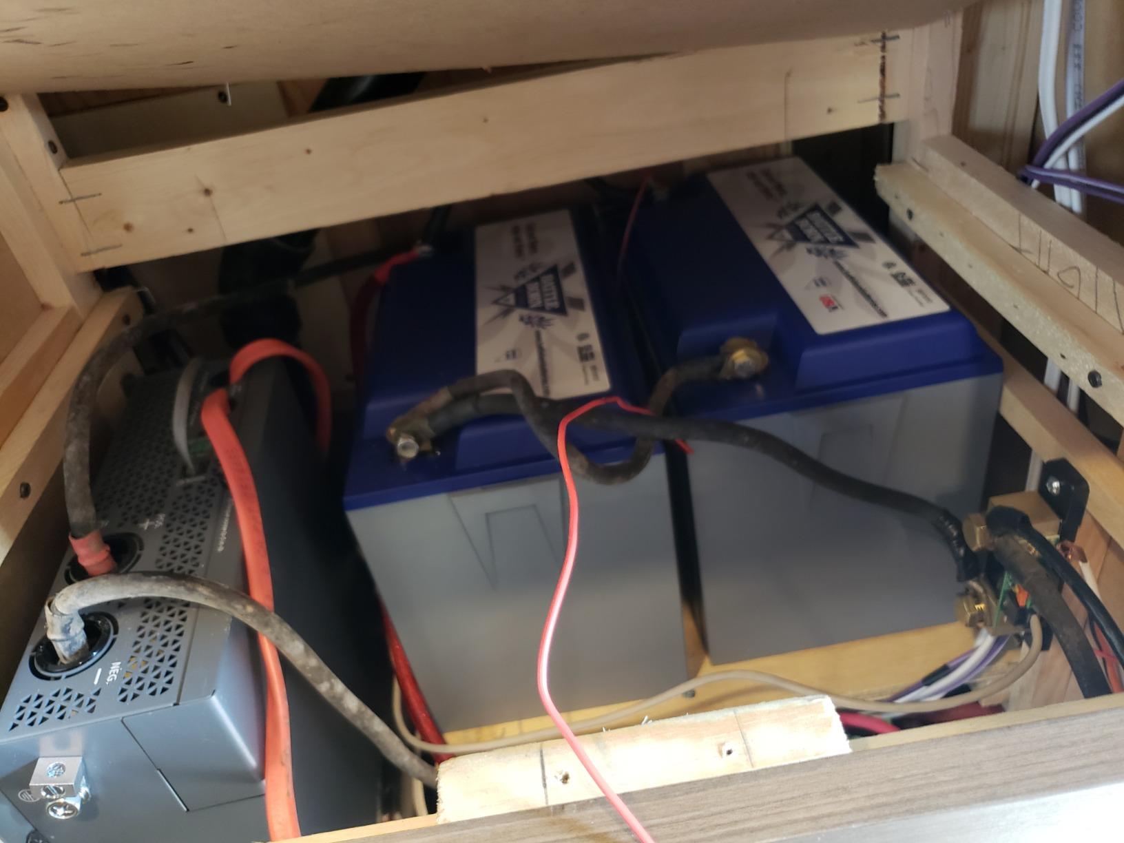 Xantrex Freedom XC 2000 817-2080 Power Inverter customer photo 1