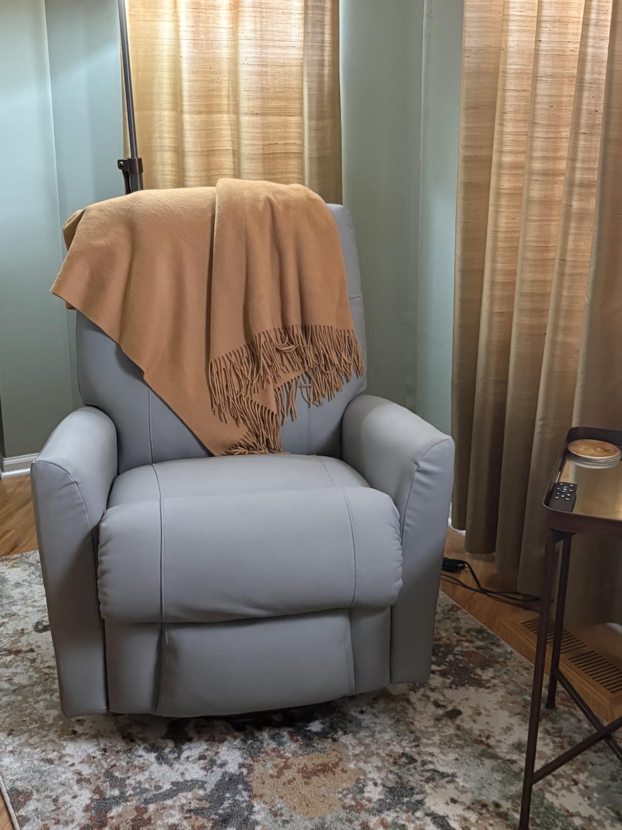 CUDDLE DREAMS Premium Cashmere Throw Blanket with Fringe (Ivory) customer photo 1