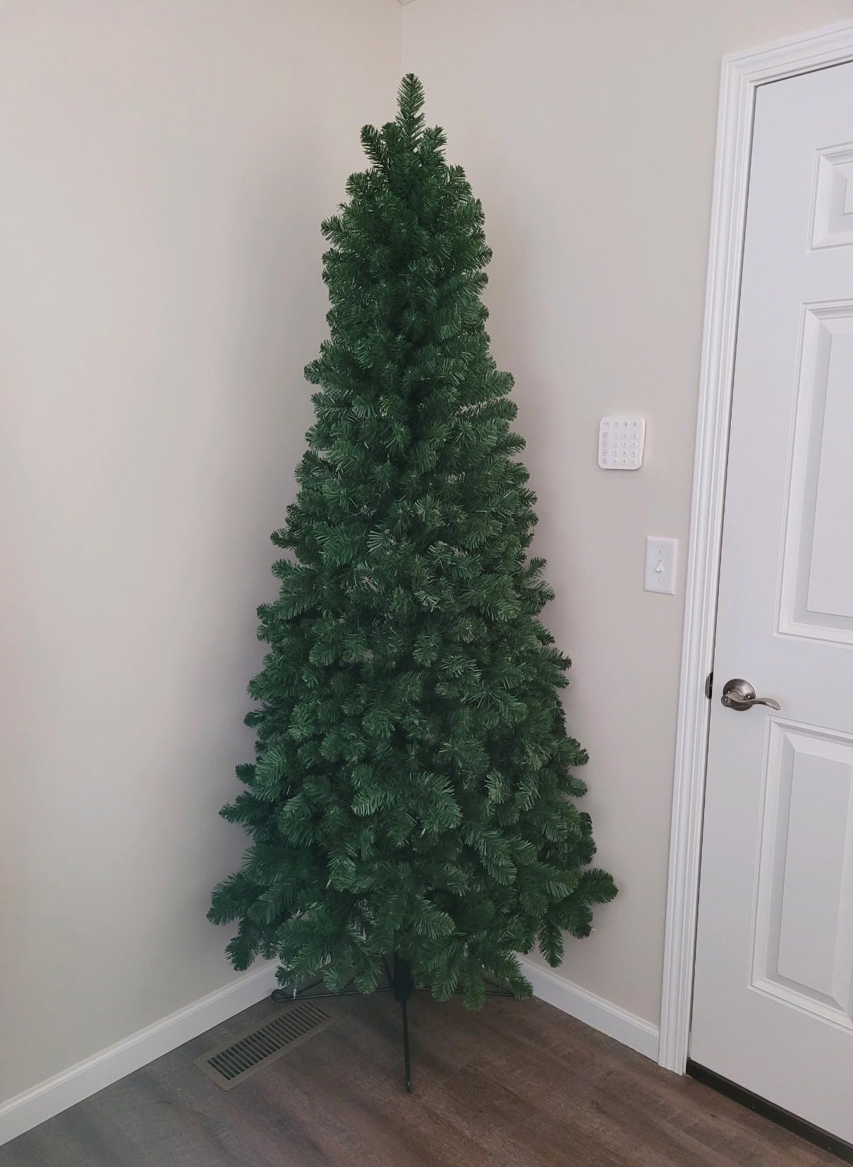 Home Heritage 7ft Pre-Lit Christmas Tree – Artificial Half Pine with 150 Warm White LED Lights and 552 Branch Tips – Indoor Holiday Decor customer photo 1