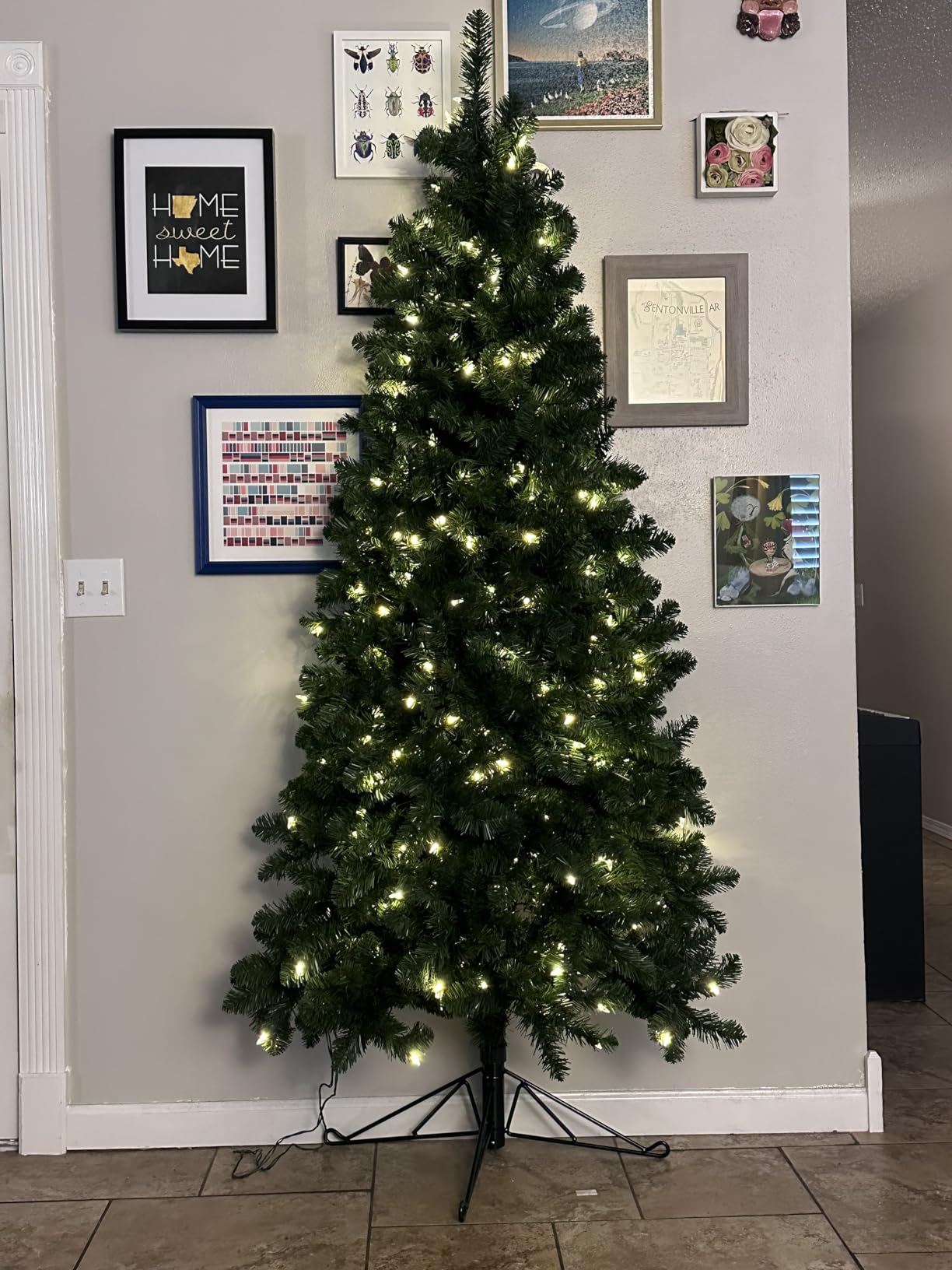 Home Heritage 7ft Pre-Lit Christmas Tree – Artificial Half Pine with 150 Warm White LED Lights and 552 Branch Tips – Indoor Holiday Decor customer photo 2