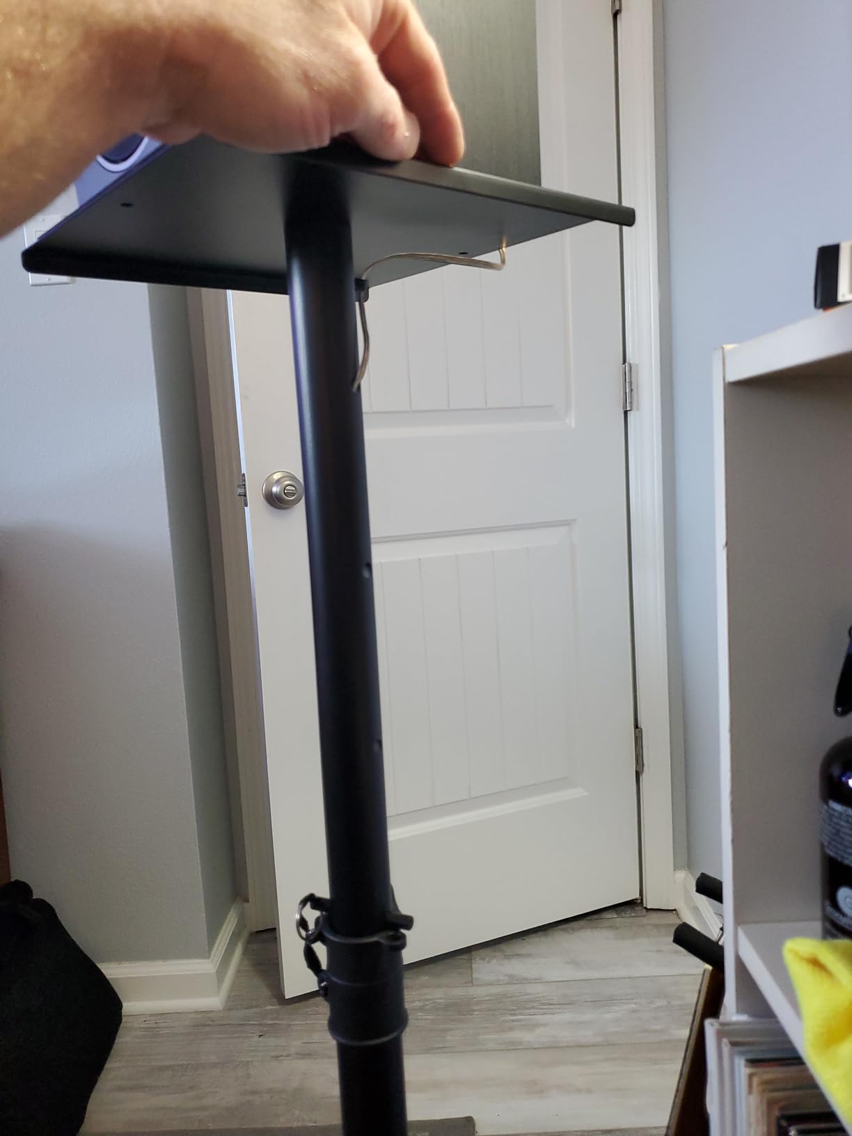 Pyle Adjustable Speaker Stand Pair – Dual Studio Monitor Tripod with Metal Base, Anti-Slip Speaker Pads, Height Adjustment from 34” to 53” – Ideal for Home, Studio, and DJ Use, 90 lbs Weight Capacity customer photo 1