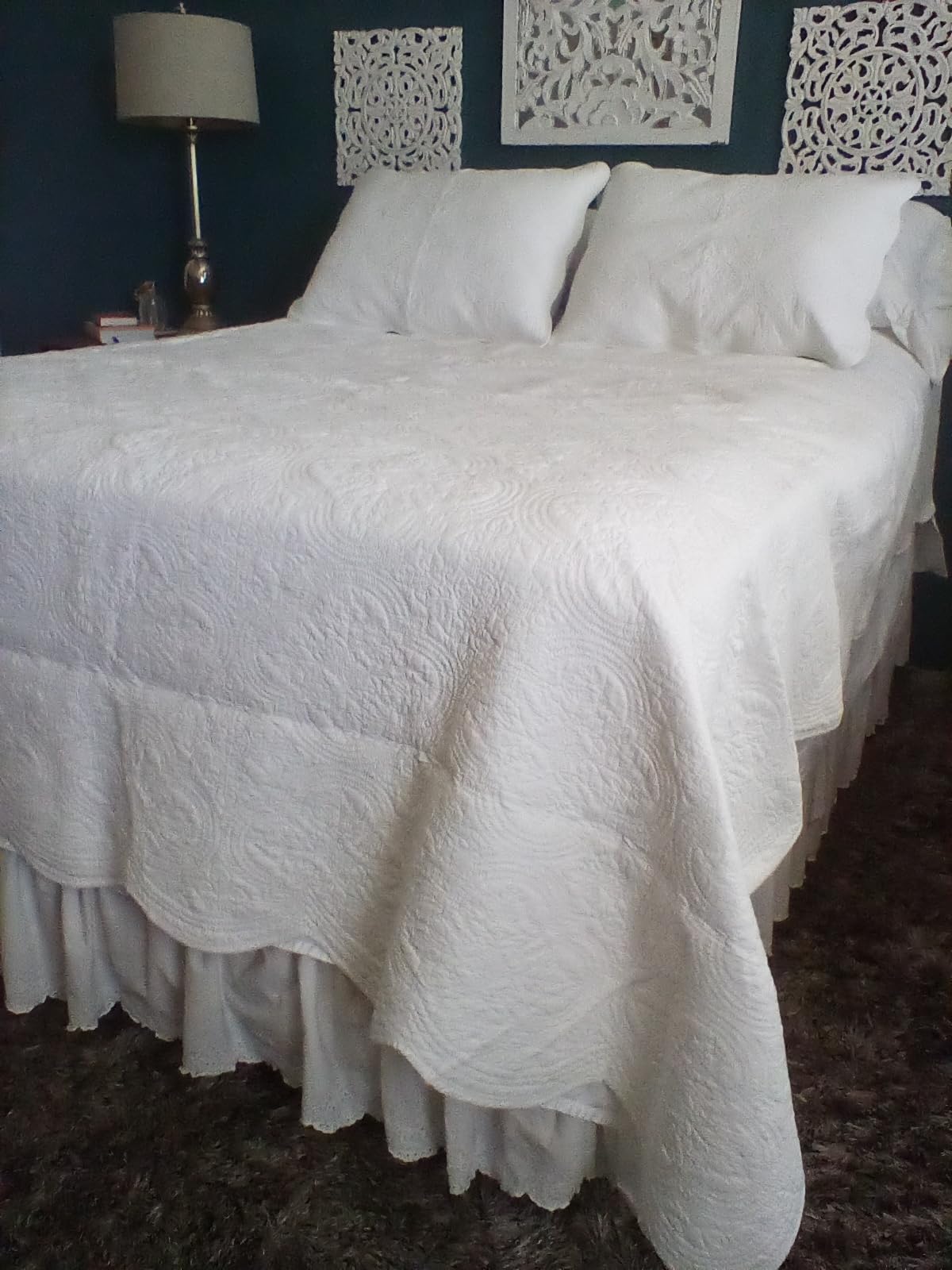 Cozy Line Home Fashions 100% Cotton Medallion Off White Matelasse Embossed Bedding Quilt Set, Reversible Lightweight Bedspread, Coverlet for All Season (Blantyre - Ivory, Queen - 3 piece) customer photo 2