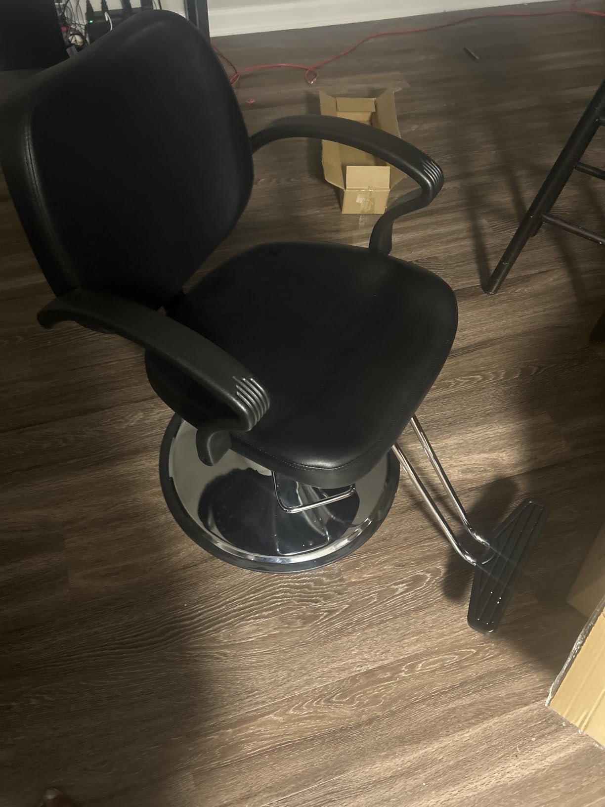 Hair Beauty Salon Equipment Black Hydraulic Barber Styling Chair customer photo 2