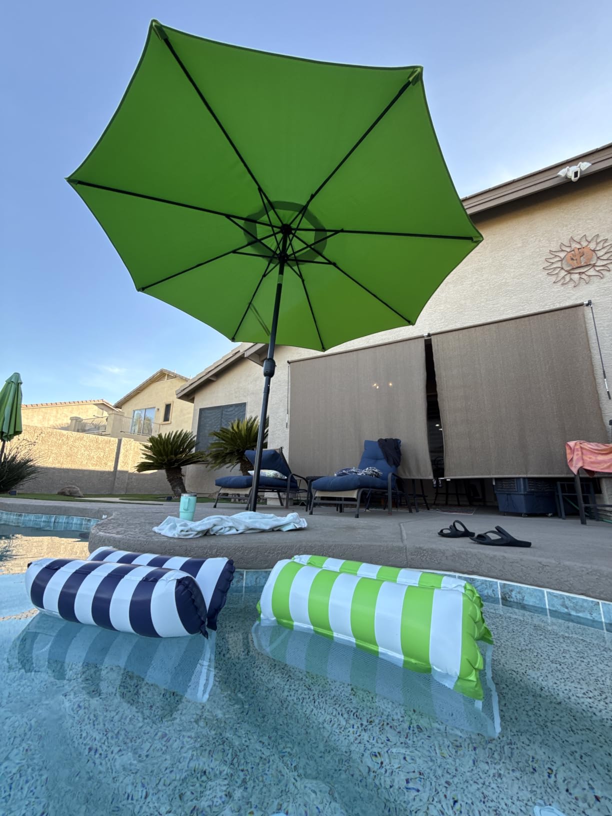 Sunnyglade 9' Patio Umbrella Outdoor Table Umbrella with 8 Ribs Dark Green customer photo 1