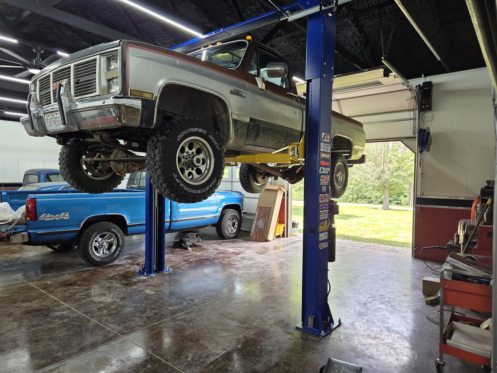 APlusLift HW-10KOH-A 10000LB Two Post Overhead Car Lift 3 Year Warranty | 3 Year Parts Replacement (A $499 Value) Rigid Double S Columns. Carriage Stronger Commercial-grade Steel. Clear Floor Design. customer photo 1