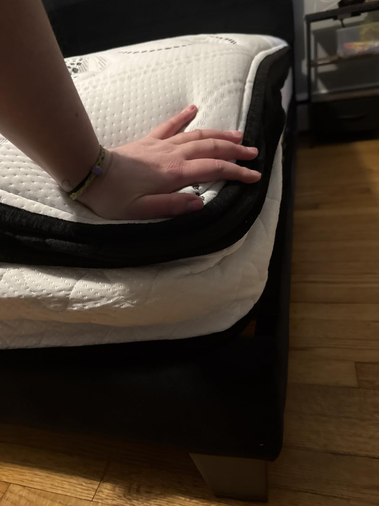 Signature Design by Ashley 12 Inch Hybrid King Mattress in a Box customer photo 1