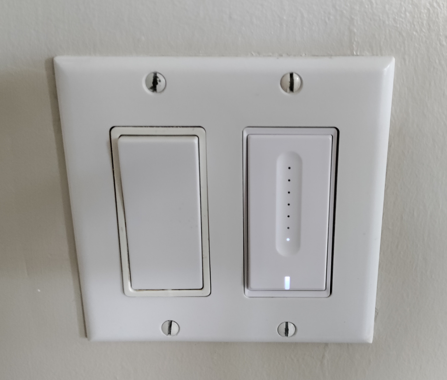 TREATLIFE Smart Dimmer Switch, Single-Pole Smart Switch for Dimmable Bulbs, 2.4GHz WiFi Smart Light Switch Works with Alexa and Google Home, APP Remote Control, Neutral Wire Required customer photo 1