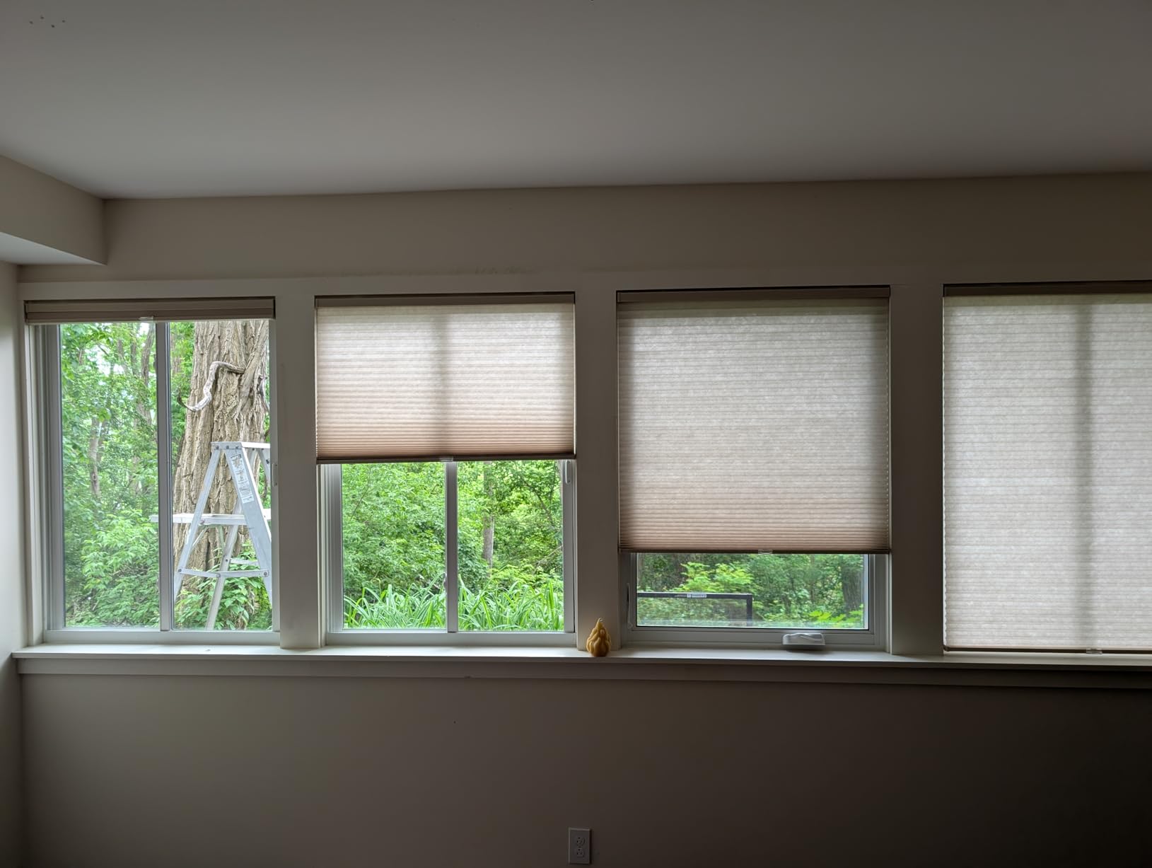 BlindsAvenue Cordless Cellular Shade, White, 27