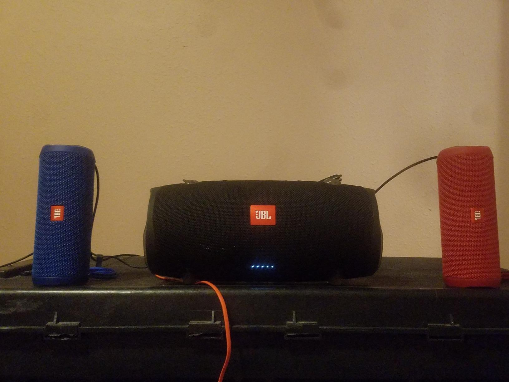 JBL Xtreme 2, Waterproof Portable Bluetooth Speaker, Black | Wireless Bluetooth Streaming, Up to 15 hours of playtime, IPX7 waterproof, JBL Connect, Durable fabric and rugged material customer photo 2