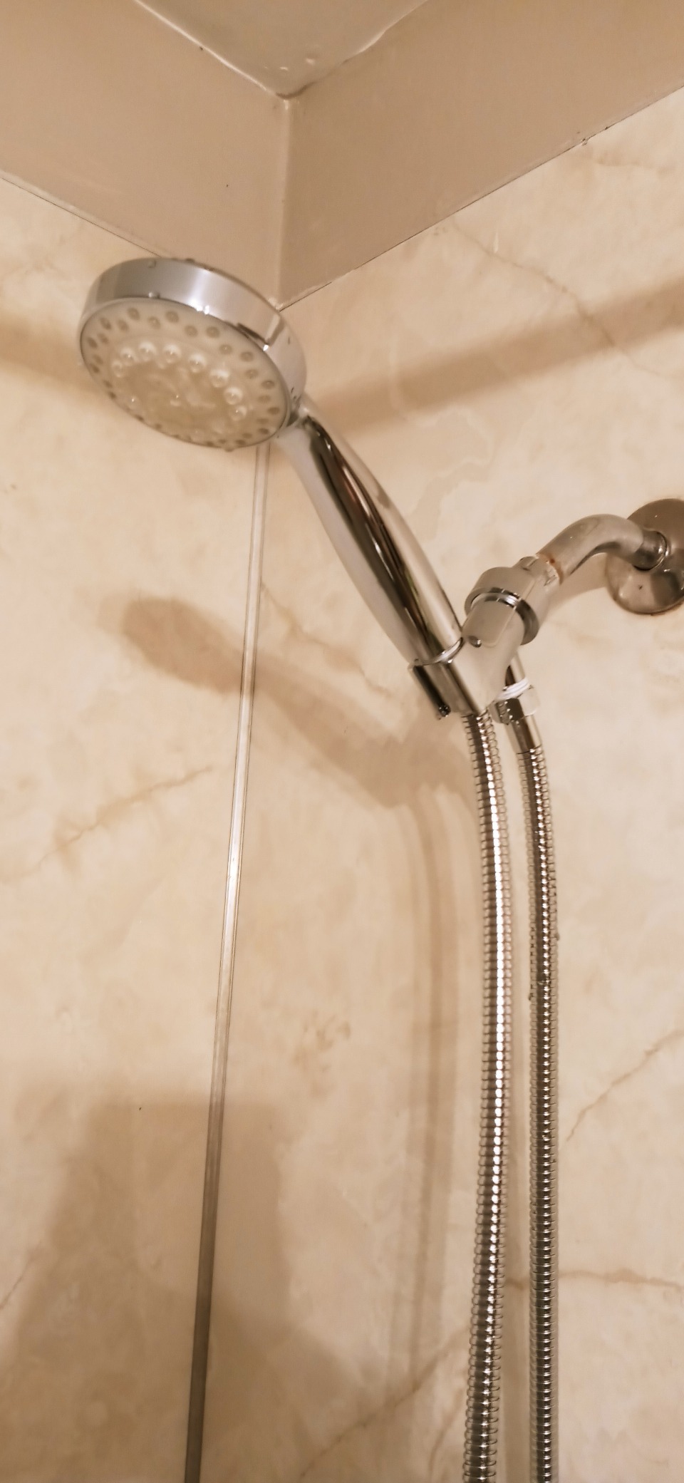 KAIREY Filtered Led Shower Head for Hard Water 7 Color Light Change Automatically Handheld Showerhead Polished Chrome with 60 Inches Stainless Steel Hose and Adjustable Bracket Filter Shower Head customer photo 1