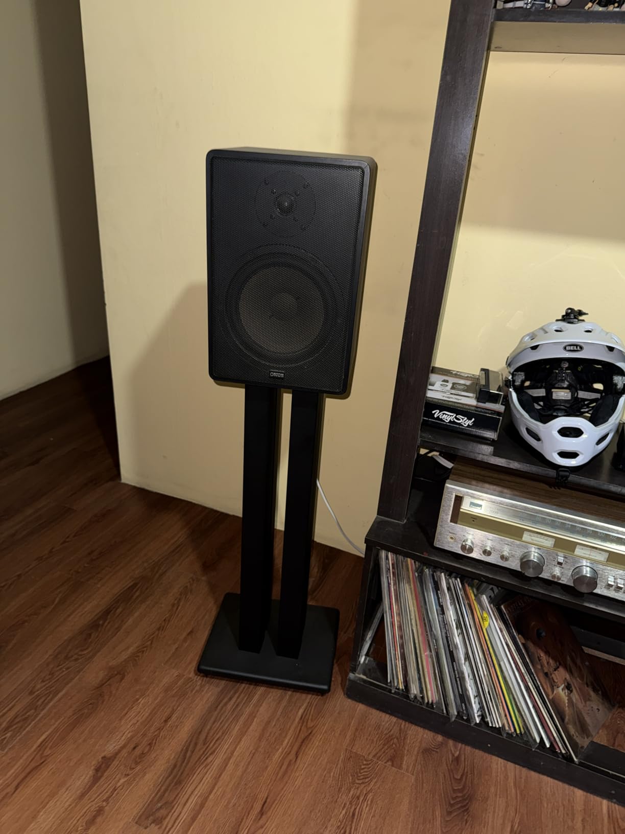Monolith 28 Inch Speaker Stand (Each) - Supports 100 lbs, Adjustable Spikes, Compatible with Bose, Polk, Sony, Yamaha, Pioneer and Others, Black customer photo 2