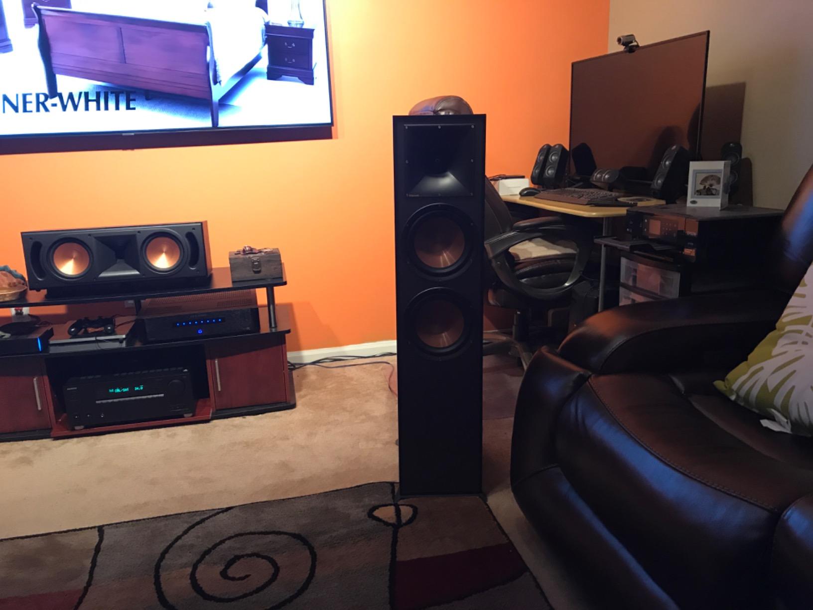Klipsch Reference R-820F Floorstanding Speaker for Home Theater Systems with 8” Dual Woofers, Tower Speakers with Bass-Reflex via Rear-Firing Tractrix Ports in Black customer photo 1