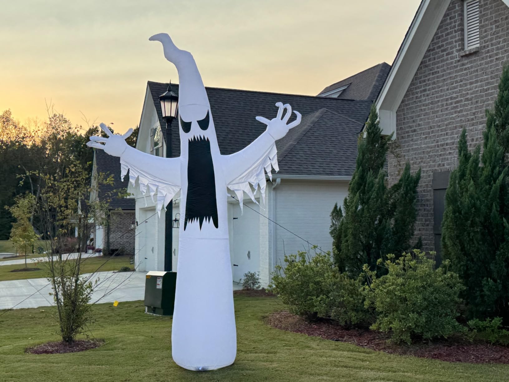 Joiedomi 12 FT Halloween Inflatables Outdoor Decorations, Scary Ghost Halloween Decor, Inflatable Ghost Blow Ups for Yard with LEDs for Outside Yard Decorations customer photo 2