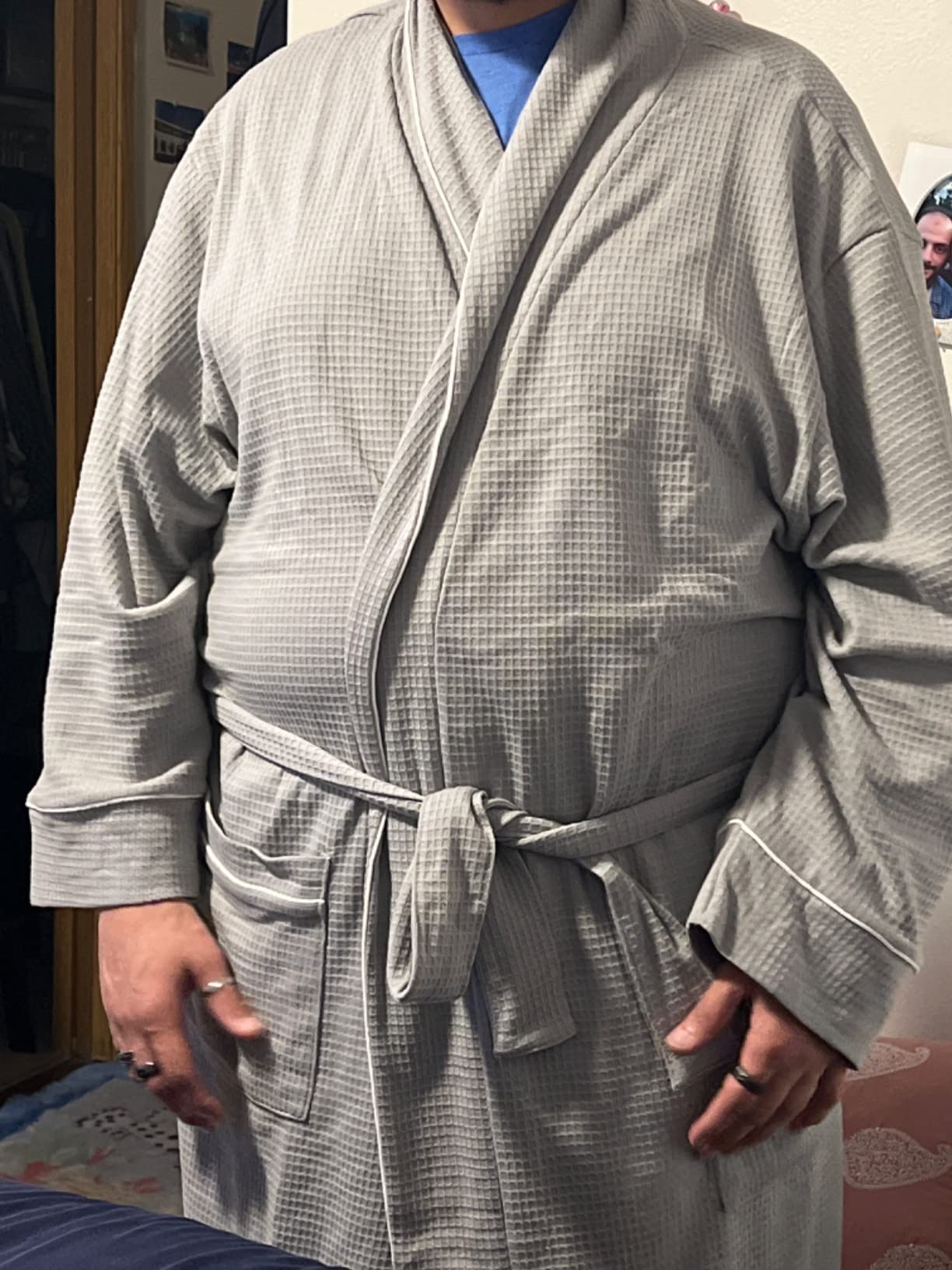 Amazon Essentials Men's Lightweight Cotton Waffle Bath Robe, Mid-Length Loungewear (Available in Big & Tall) customer photo 1