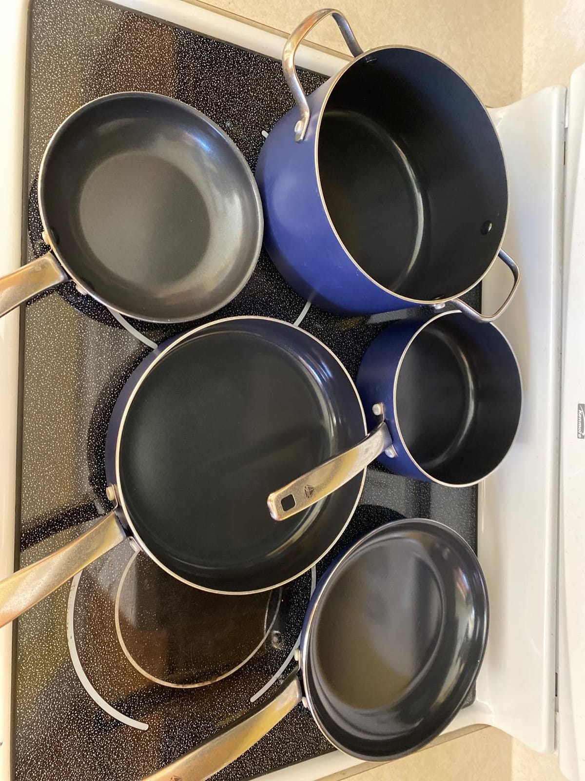 Blue Diamond 14 Piece Cookware Set, Diamond Infused PFAS & PFOA-Free Ceramic Nonstick Pots and Pans, Durable, Non Toxic, Metal Utensil Safe & Scratch Resistant, Dishwasher & Oven Safe, Blue customer photo 2