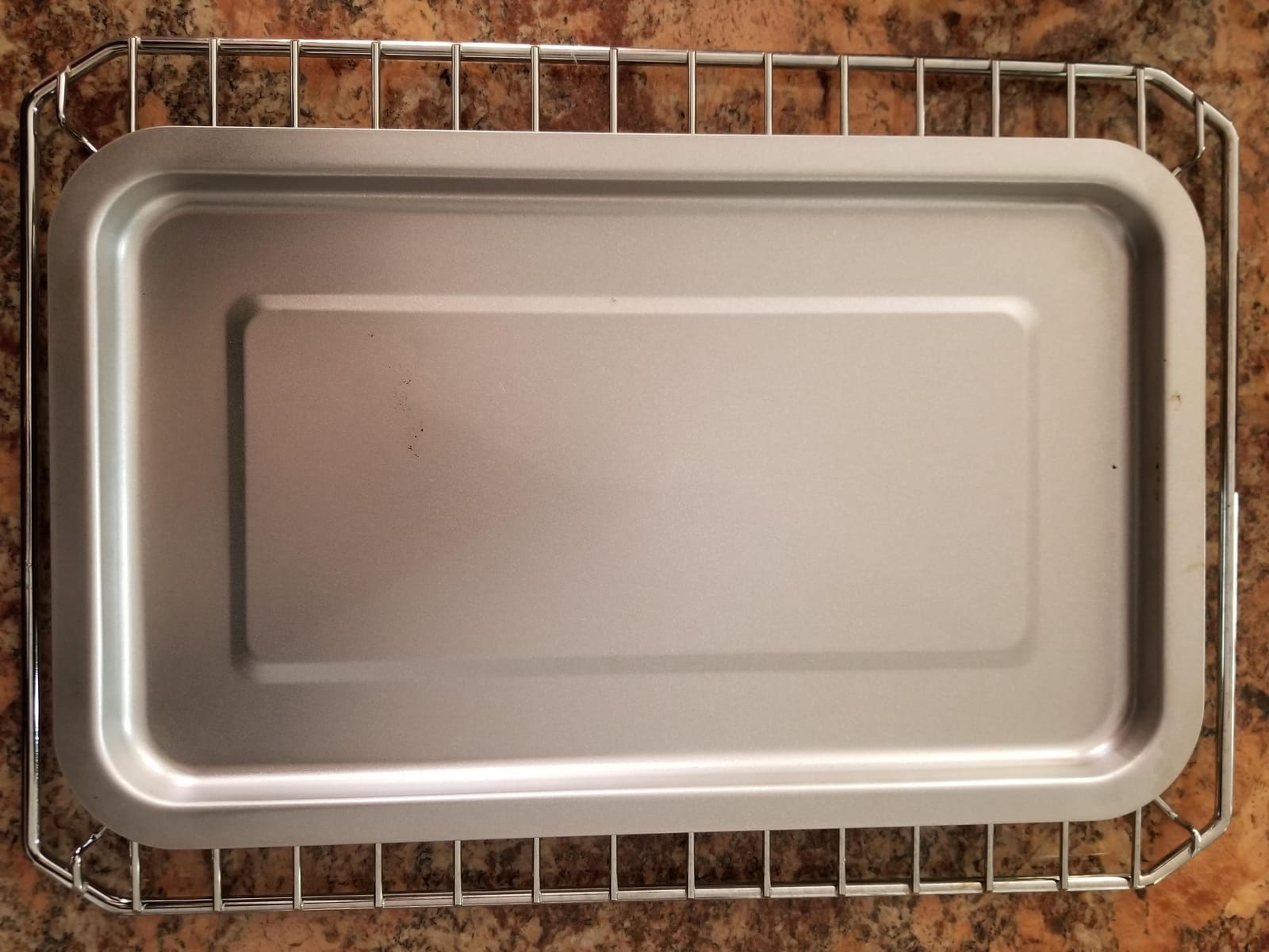 BLACK+DECKER XL 8-Slice Air Fry Toaster Oven, 5-in-1 customer photo 1