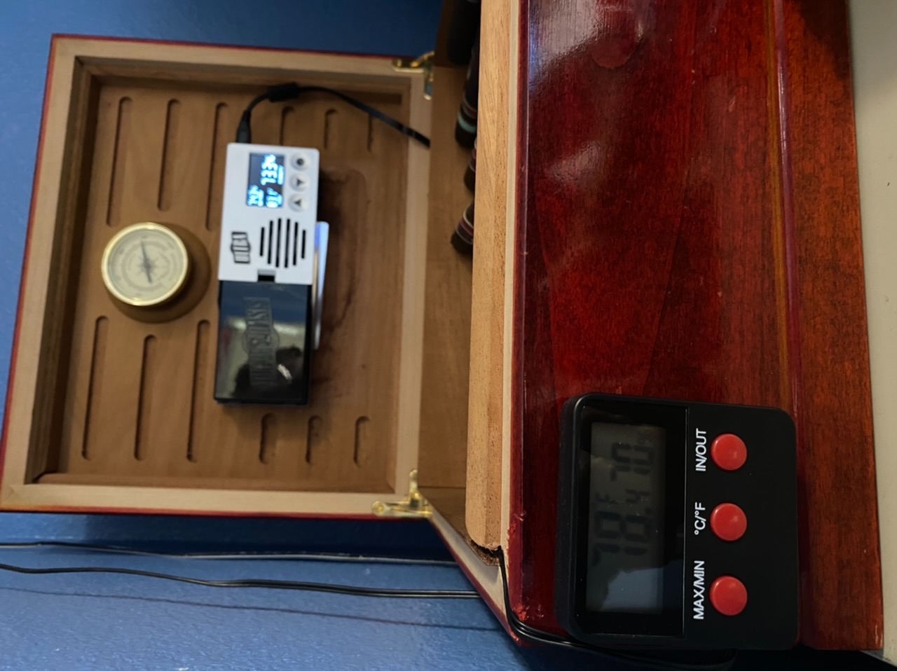 Cigar Oasis Ultra 4.0 Cigar Humidor Humidifier - Electric Humidor Humidifier w/LCD Humidity & Temperature Display, Soft-Touch Buttons - Sensor-Controlled Fan, Humidor for Cigar, 50-100 Cigars customer photo 2