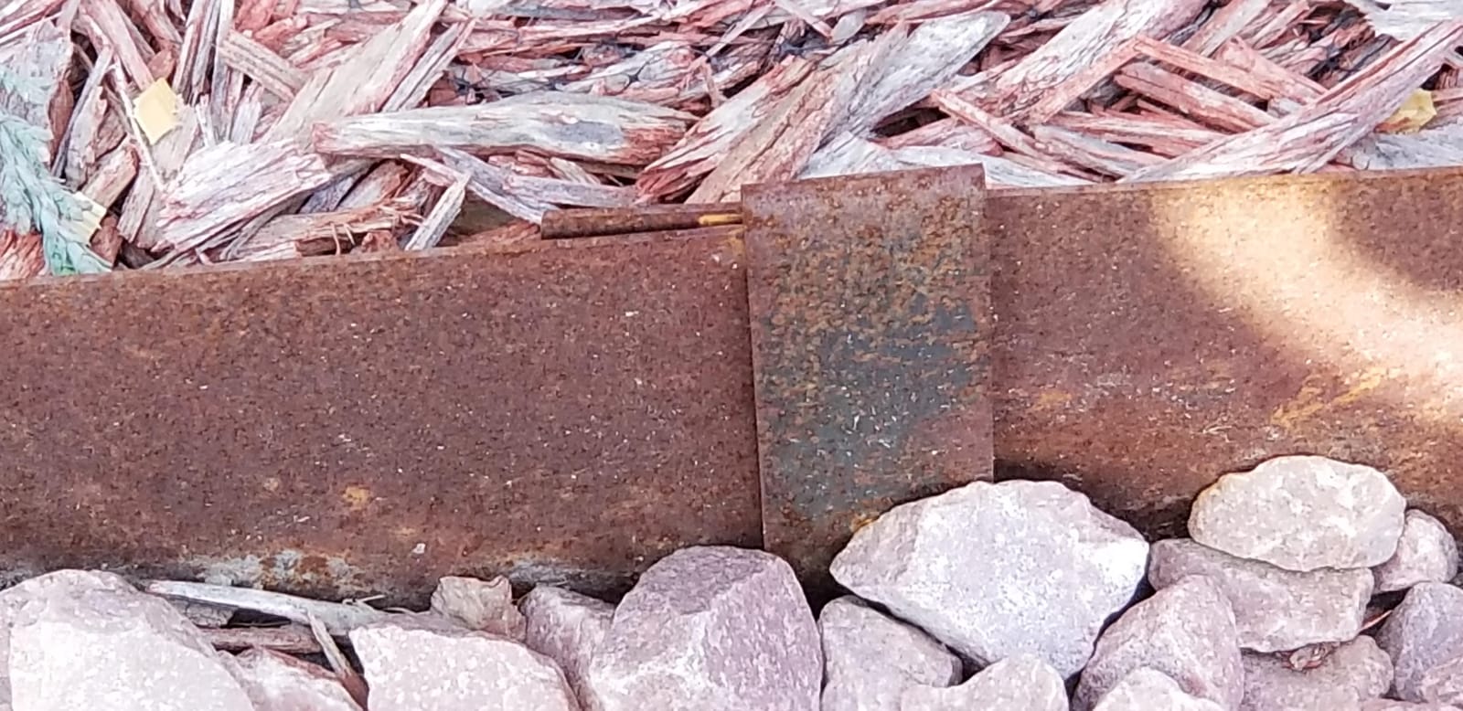 Edge Right - Hammer-in Landscape Edging - 48-inch Strips - 6-inch Depth 1/4-inch Rounded top COR-Ten Steel (5 Pack) customer photo 2