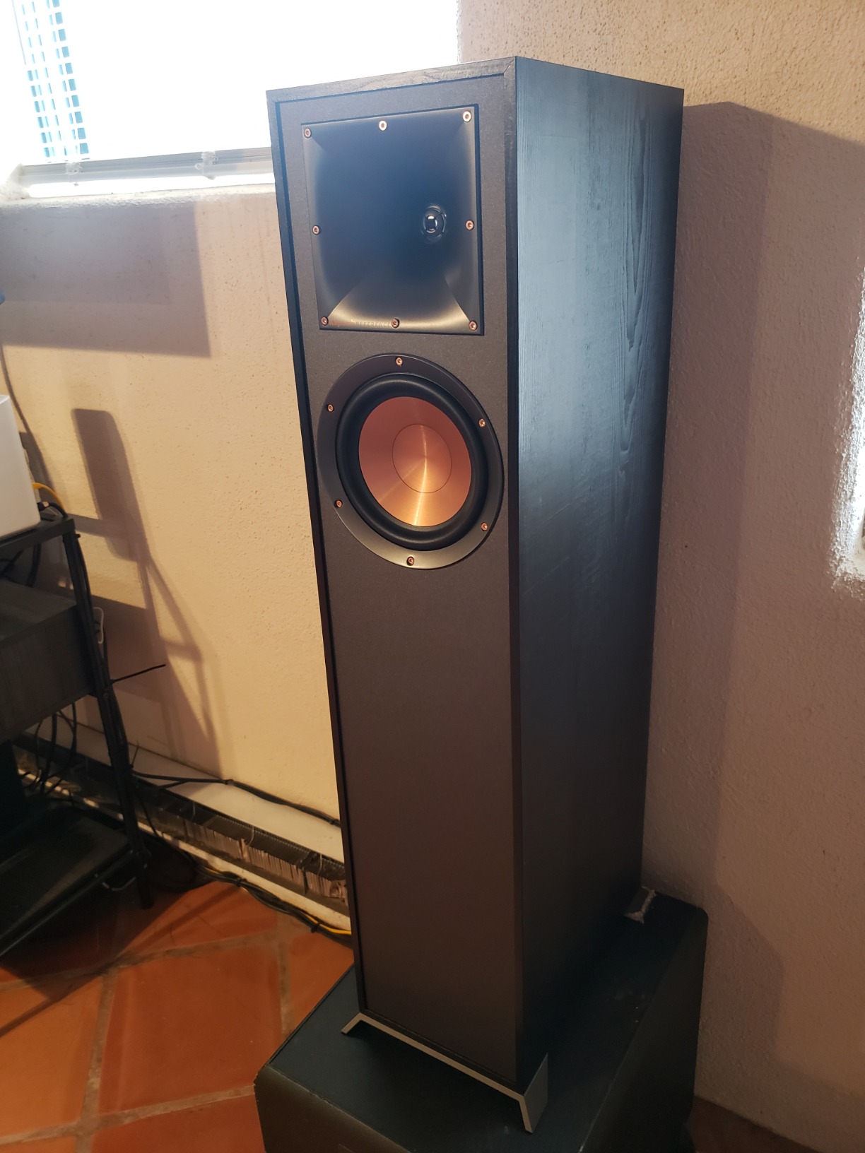 Klipsch Reference R-610F Floorstanding Speaker, Black, Pair customer photo 1