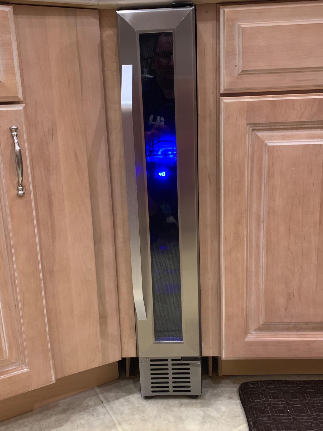 EdgeStar 24 Inch 53 Bottle Built-In Single Zone Wine Cooler customer photo 2