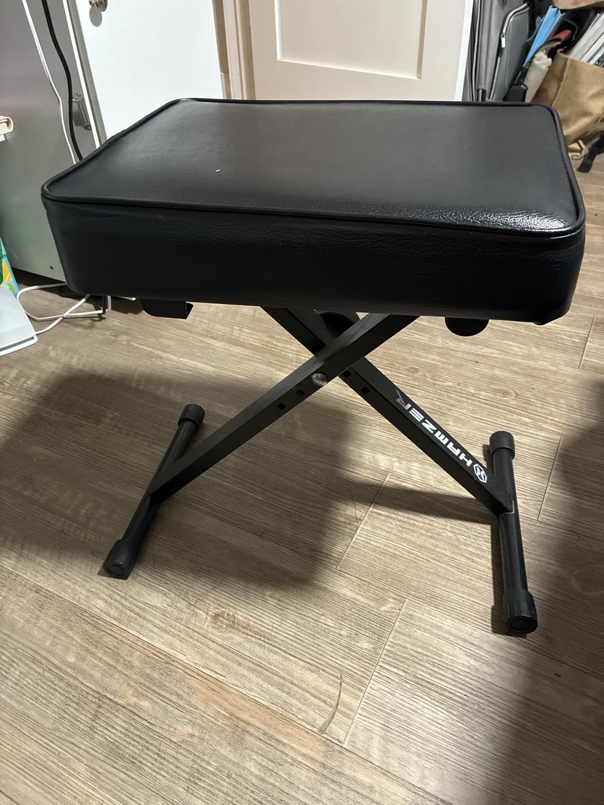 Hamzer Adjustable Padded Keyboard Bench, Heavy-Duty Foldable and Portable X-Style Stool Piano Seat with Cushion, Black customer photo 2