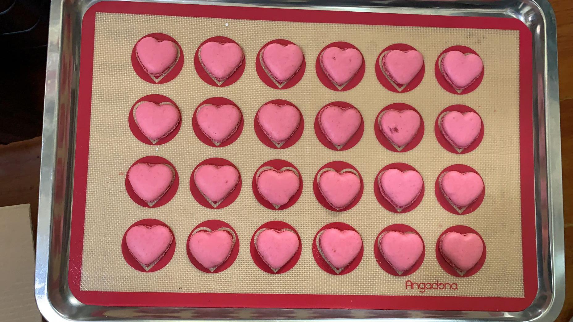 Angadona Macaron Silicone Baking Mats Kit (16pcs set) Macaroon Baking Mat Set of 2 Half Sheet Macaron Silicone Mat Nonstick Macaron Mat Sheet,6 Piping Tip,2 Piping Bag with 3 Bag Tie,2 coupler customer photo 1