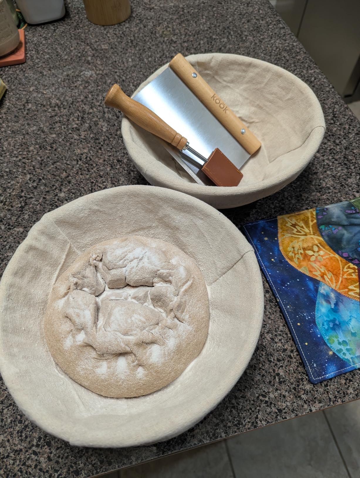 Kook Banneton Bread Proofing Set, Artisan Sourdough Bread Making Kit, 9 Inch Handwoven Rattan Baskets and Liners, Metal & Plastic Dough Scrapers, Scoring Lame & Case, 4 Extra Blades, Set of 2, Round customer photo 2