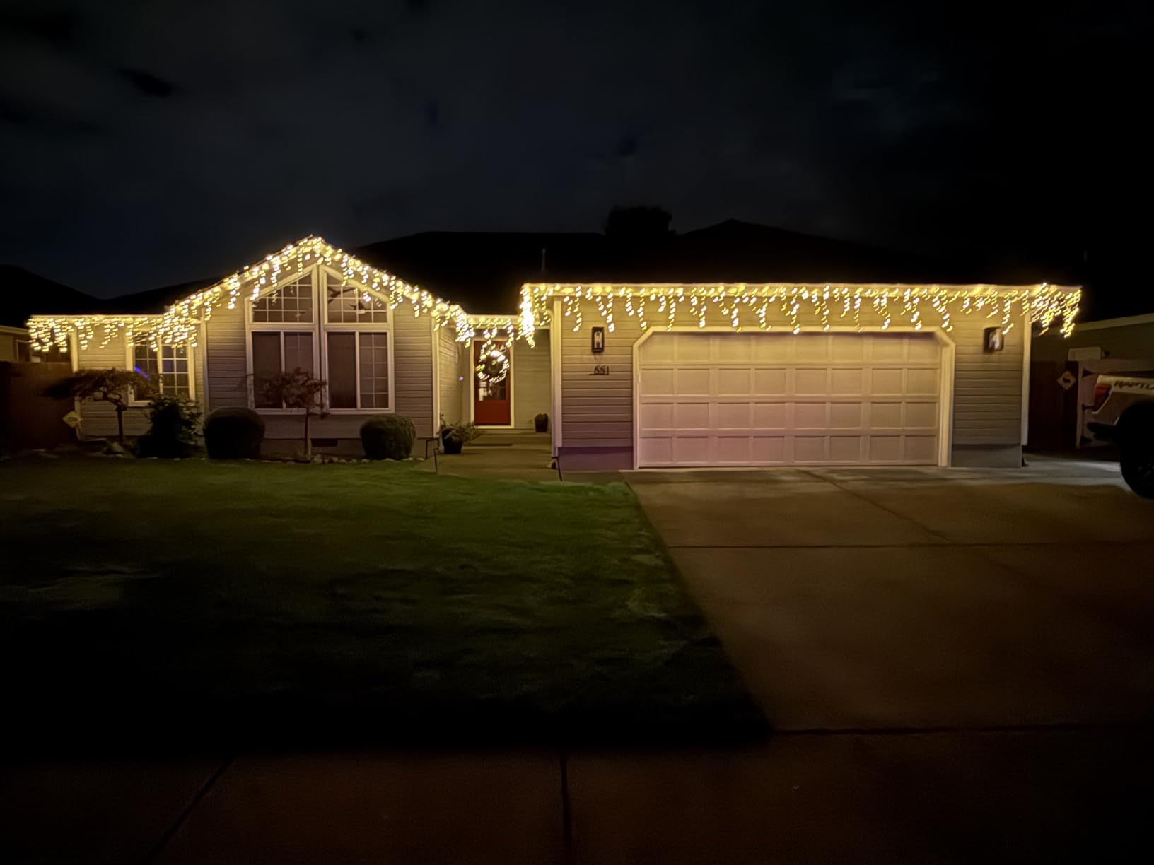 Toodour Christmas Icicle Lights Outdoor, 360 LED 29.5ft 8 Modes Fairy Icicle String Light with 60 Drops, Led Christmas Lights Twinkle for Holiday, Party, Wedding, Eaves, Xmas Decorations (Warm White) customer photo 2