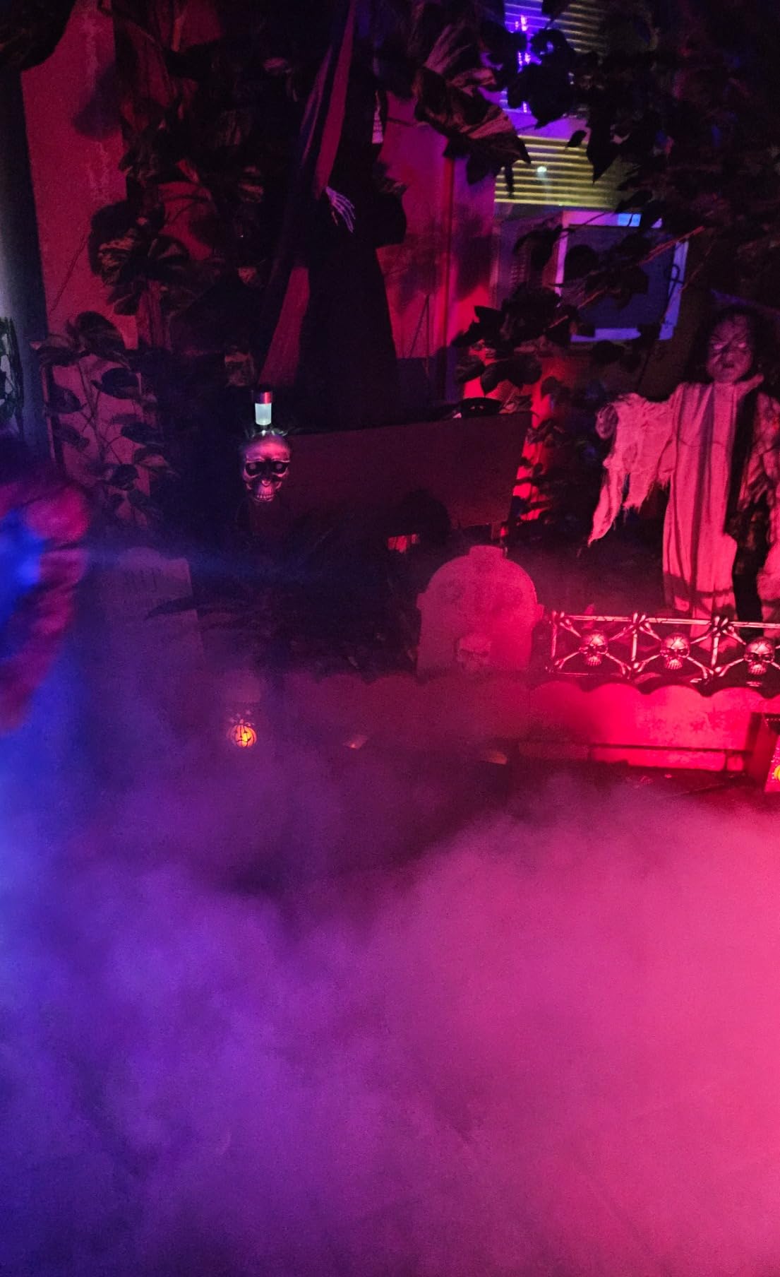 ATDAWN Fog Machine with Lights, Wireless Remote Control, Smoke Machine with 7 Colors Lights for Stage Party Effect, Halloween Wedding Special Event customer photo 1