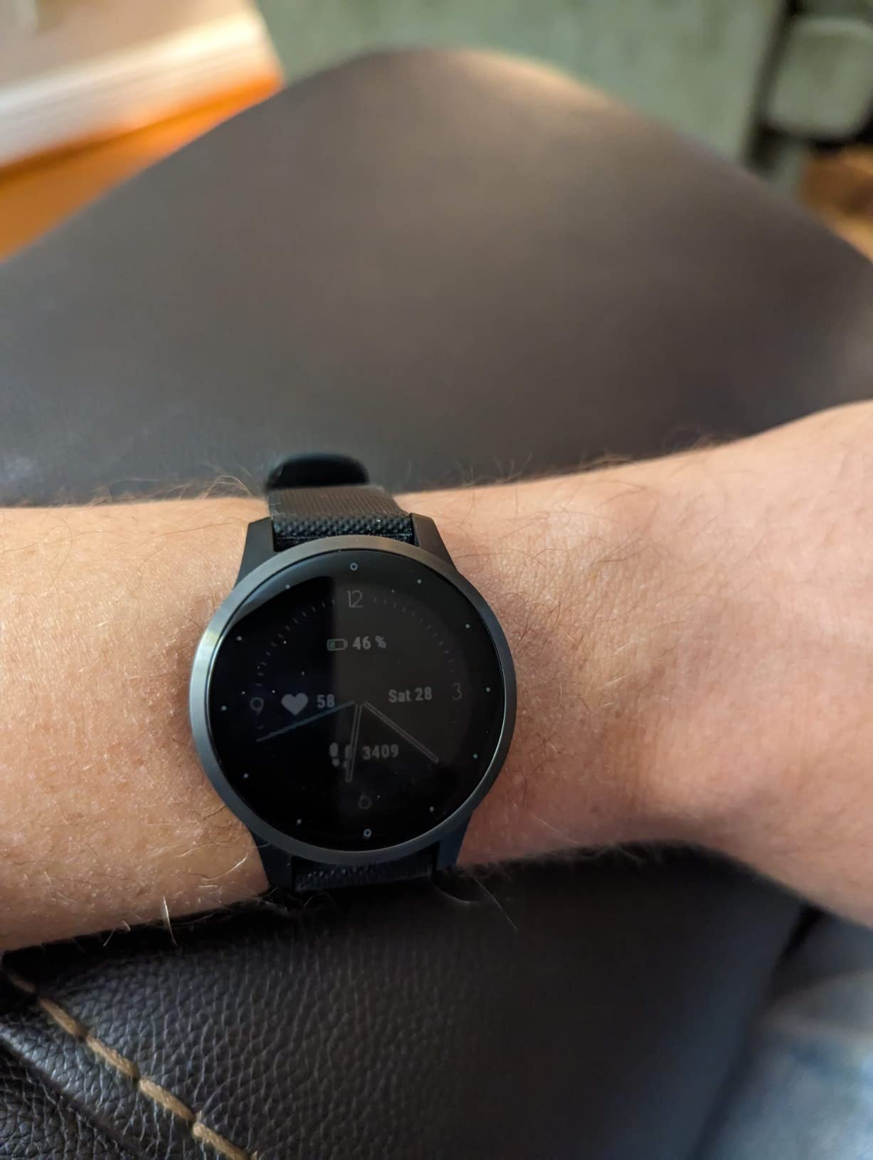 Garmin vivoactive 4, GPS Smartwatch, Features Music, Body Energy Monitoring, Animated Workouts, Pulse Ox Sensors and More, Black customer photo 2