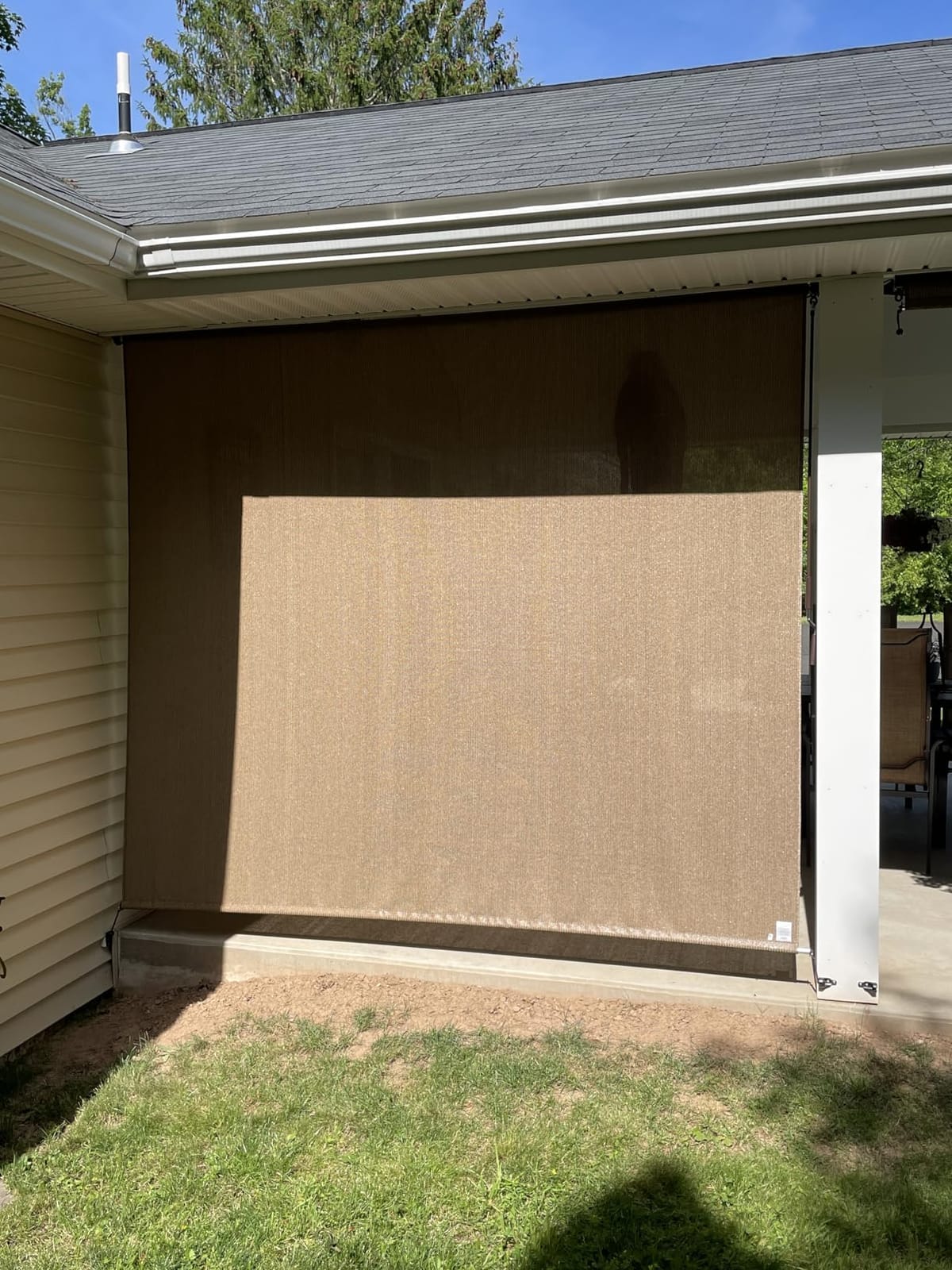 Coolaroo Outdoor Roller Shade with Wand - 90% UV Block Breathable Light Filtering Shade for Patio or Porch, Fade-Resistant, Easy-Clean Fabric, 4ft x 6ft, Mocha customer photo 1