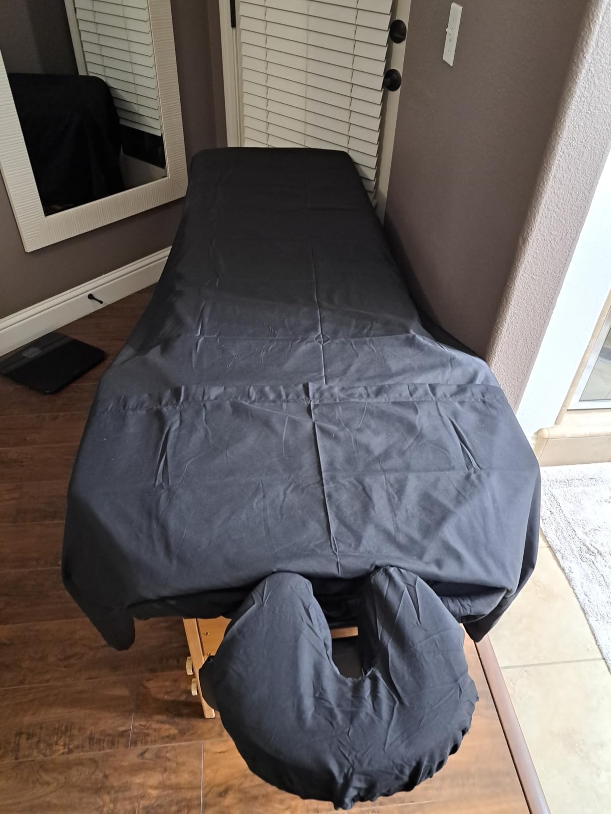 Yaheetech 84x24in Portable Massage Table Folding Adjustable Lash Bed, Black customer photo 2