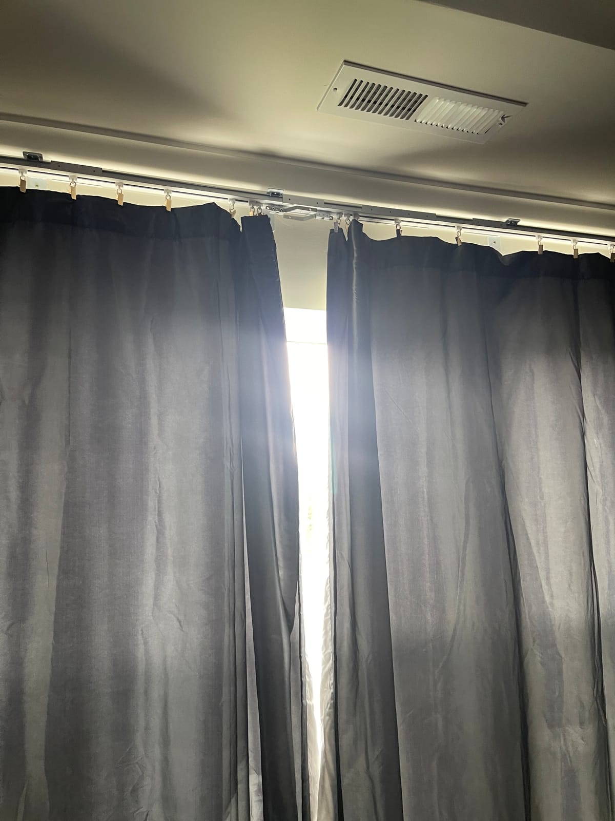Quoya Smart Curtains System, Electric Curtain Track with Automated Rail Motor 【Motorized and Adjustable Tracks/Rod/Pole (up to 5.2 metres / 204 inches)】【WiFi Compatible with Alexa, Google, IFTTT】 customer photo 1