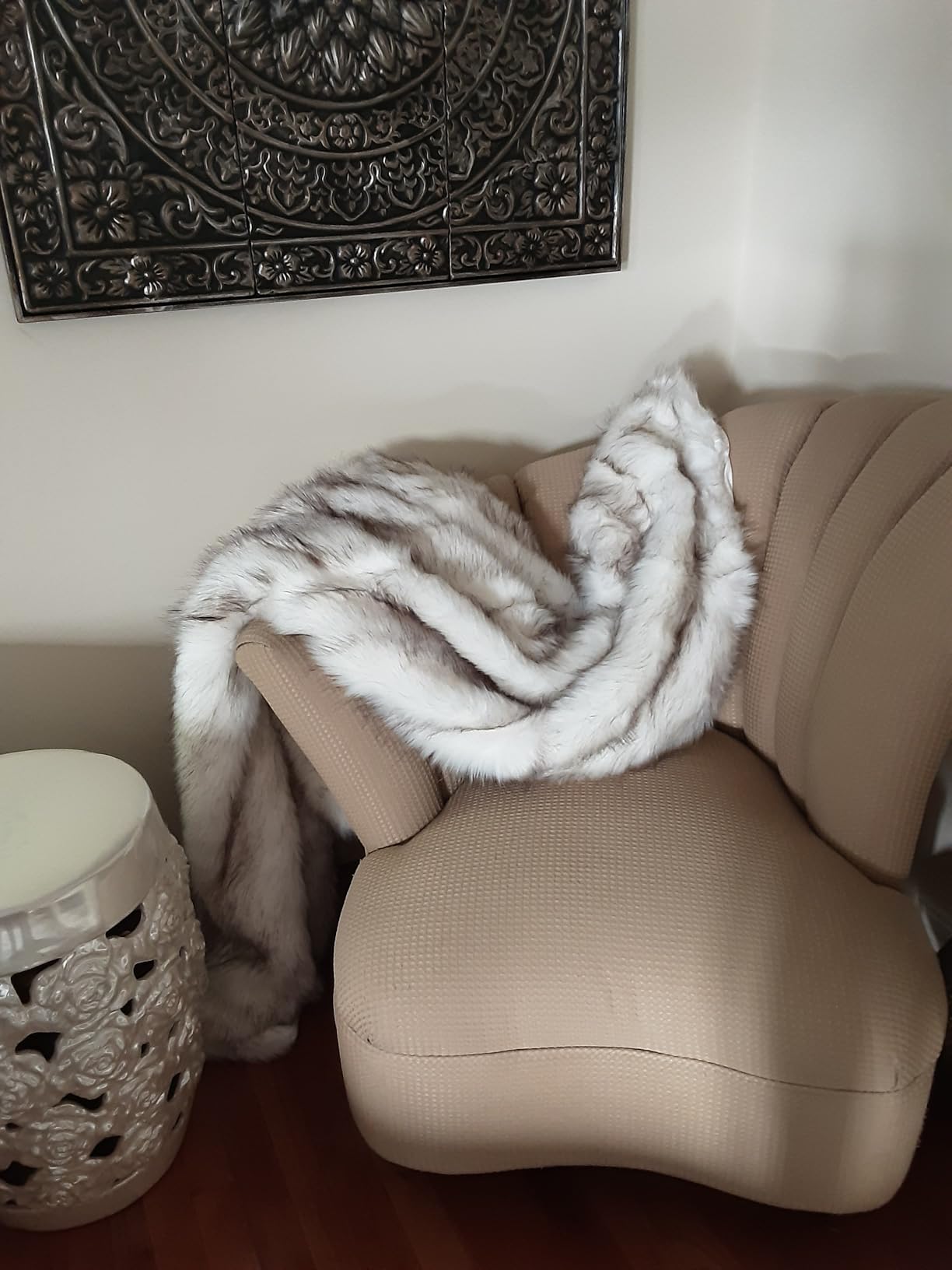 BATTILO Luxury Brown Faux Fur Throw Blanket for Couch,50